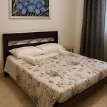 Azzurra Apartment *